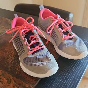 Womens Reebox Athletic Shoes with Pink and Gray Accents